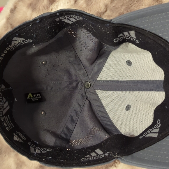 🚨3/$15 Grey Adidas Aeroready Hat - Picture 6 of 7